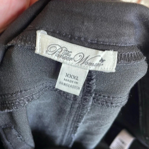 The Pioneer Women Black Embroidered Bootcut Denim Jeans - Picture 6 of 11